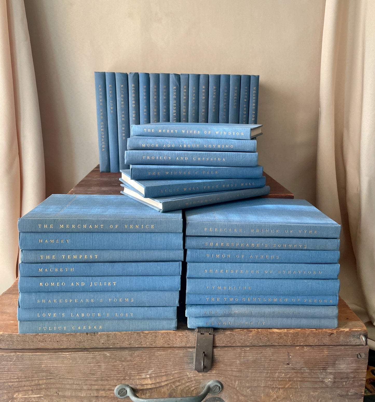 The Yale University Press Shakespeare Set - 38 book Collection
