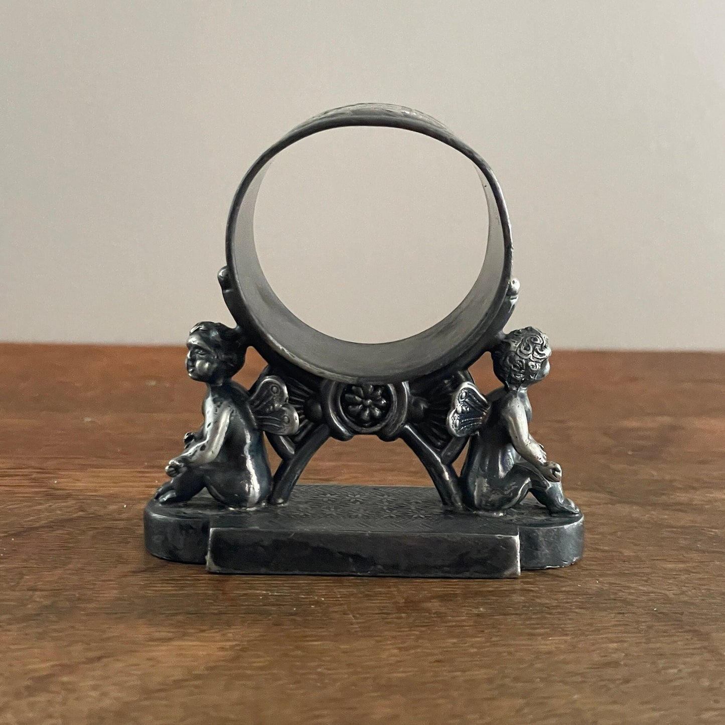 Antique Victorian Simpson Hall Miller Silver Plate Napkin Ring Cherubs/Fairies